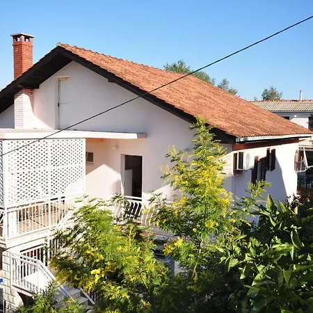 Apartments By The Sea Arbanija, Ciovo - 8651