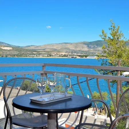 Apartment Apartments By The Sea Arbanija, Ciovo - 8651
