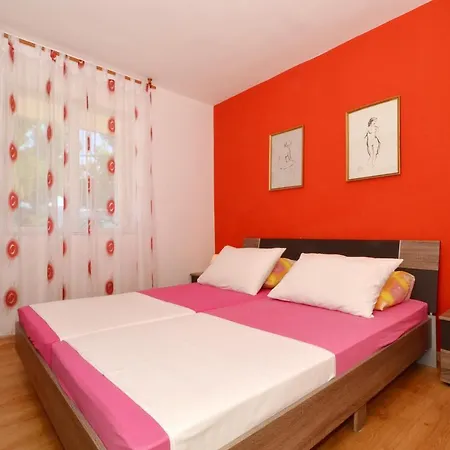 Apartment Apartments By The Sea Arbanija, Ciovo - 8651 Trogir