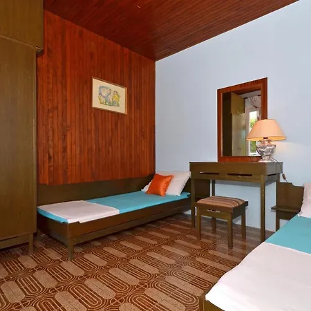 Apartment Apartments By The Sea Arbanija, Ciovo - 8651