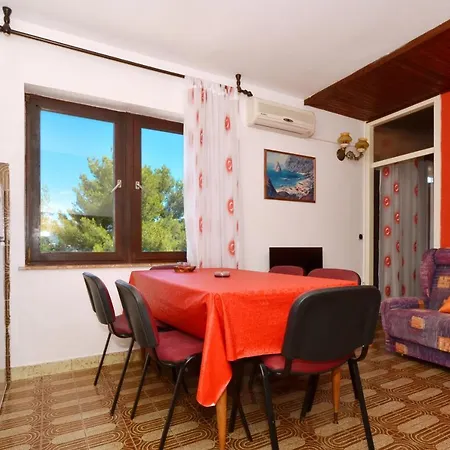 Apartment Apartments By The Sea Arbanija, Ciovo - 8651 Trogir
